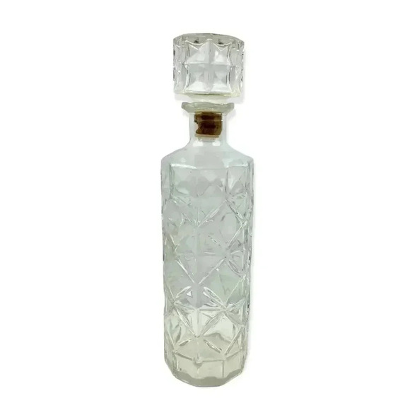VTG Cut Glass Decanter Liquor Wine Bottle Diamond Pattern 11.5" Elegant MCM - Picture 3 of 14
